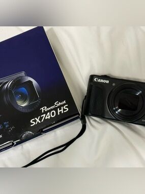 Canon PowerShot SX740 HS Digital Camera - Black